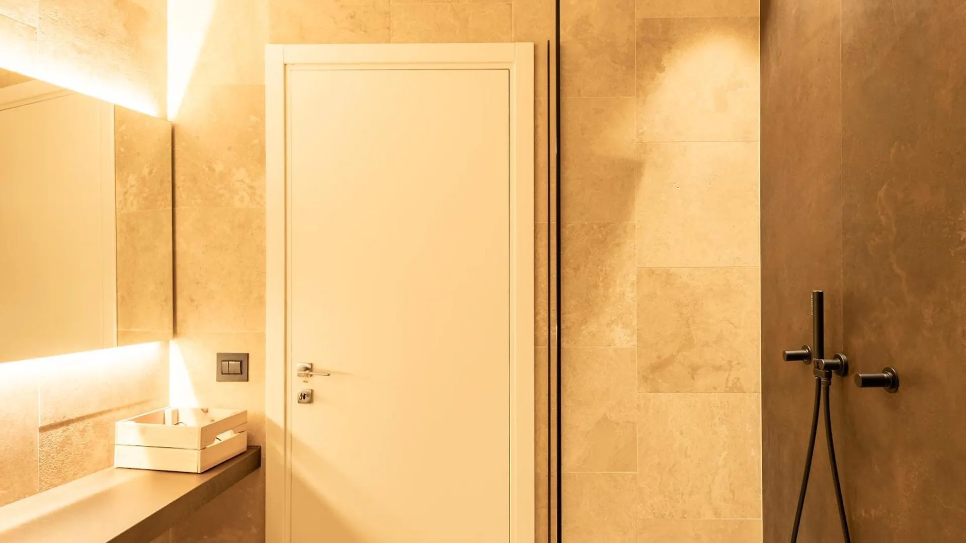 Aedrian'S Loft. Boutique Apartment With Private Terrace In The Center Of Roma